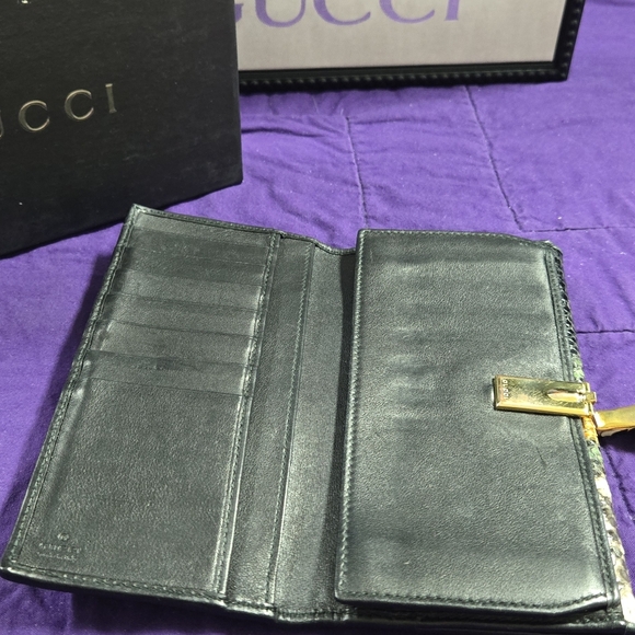 Gucci Python Continental Wallet With Tiger Head Closure With COA - Picture 13 of 16